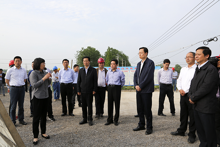 蓝绍敏副省长调研公司江堤防洪提升工程